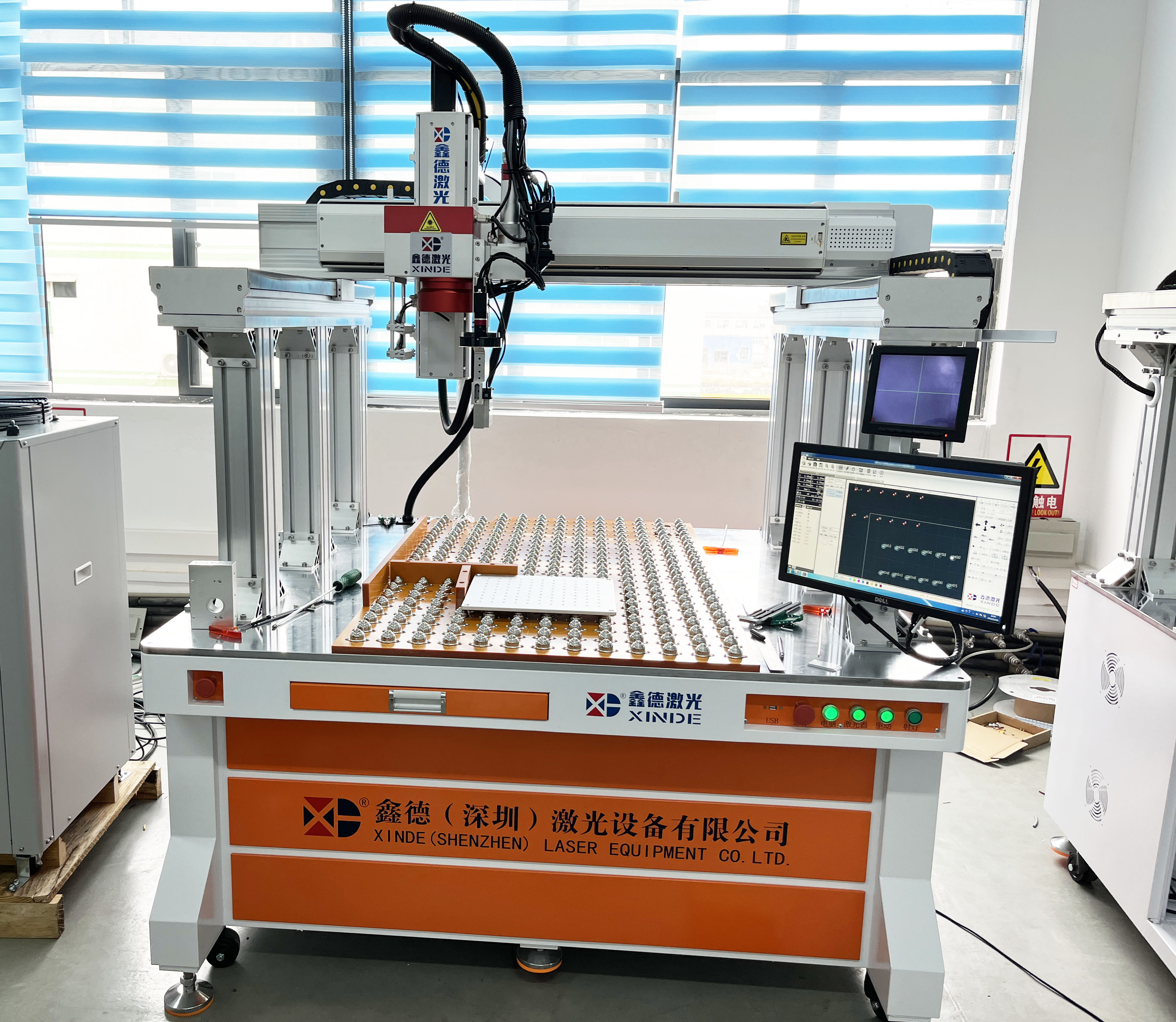 Square shell lithium battery manufacturers of the heart of the favorite - gantry laser welding machine